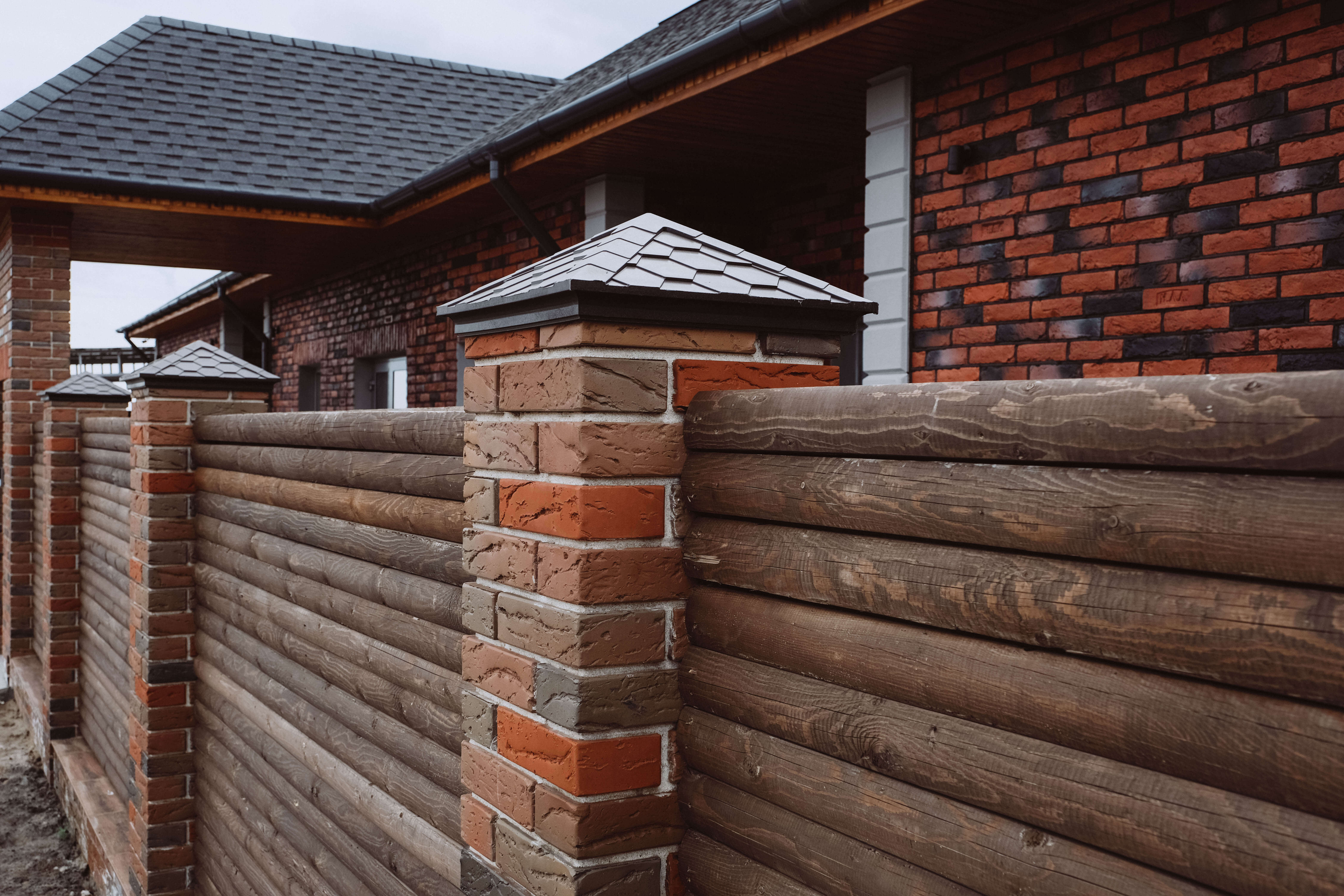 Колпак Zking Эверест Коричневый на столб 1.5х1.5 кирпича (390х390мм) в Евпатории фото