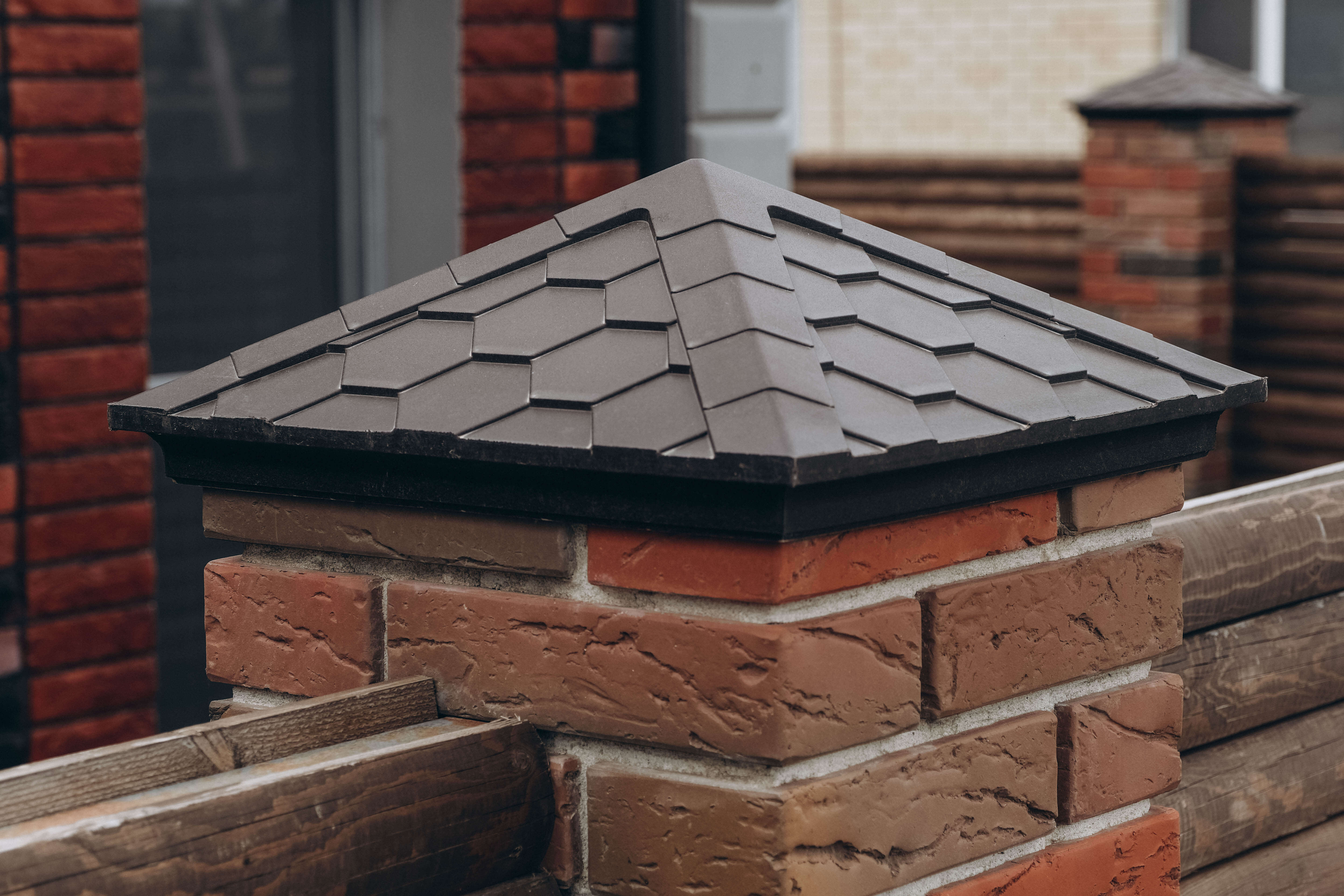 Колпак Zking Эверест Коричневый на столб 1.5х1.5 кирпича (390х390мм) в Евпатории фото